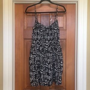 Black and White printed minidress Medium